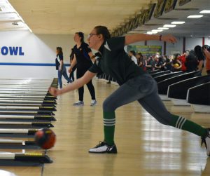 jaidyn rose warms up before the sectional championship