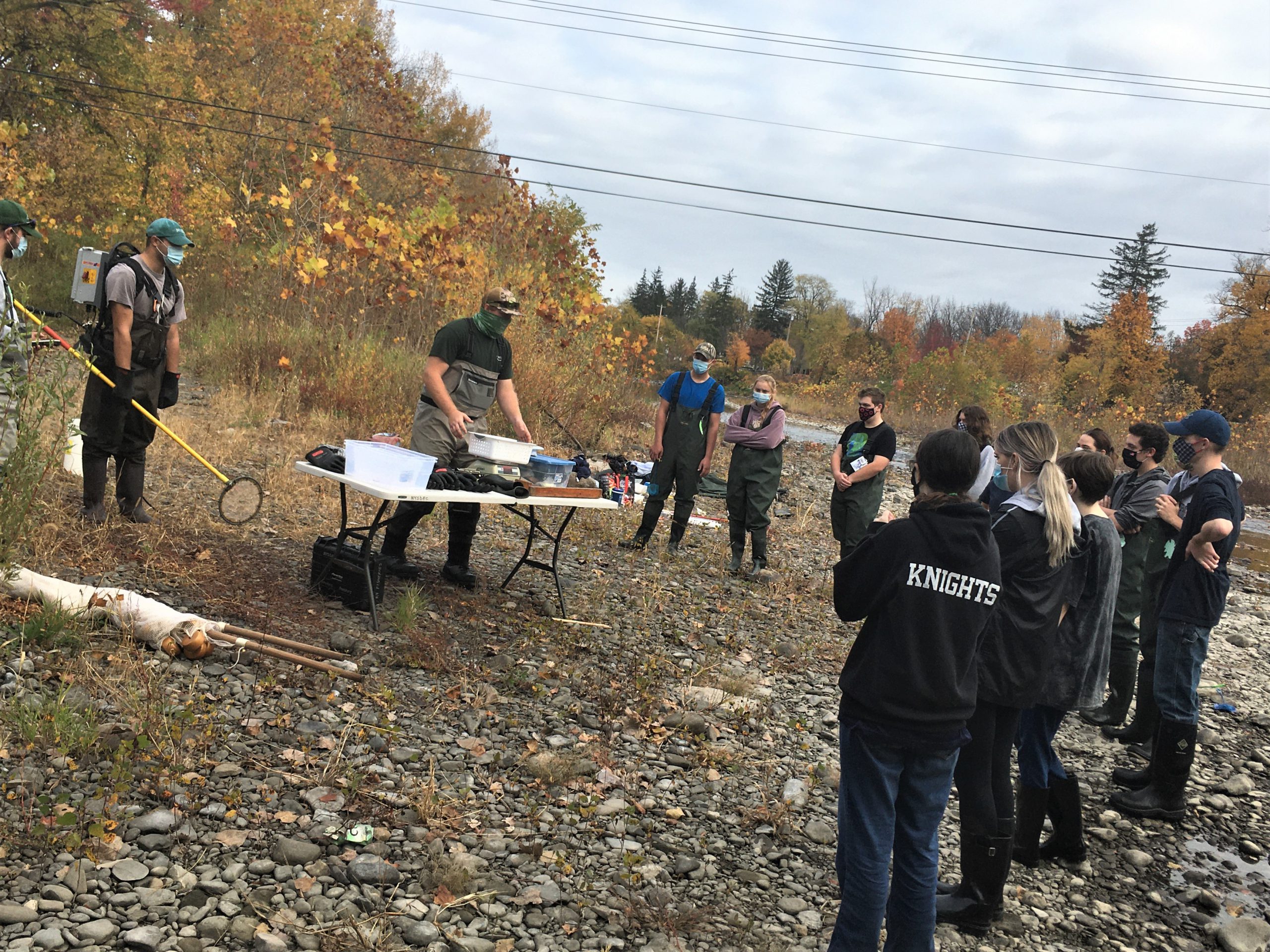 DEC specialist demonstrates for science students