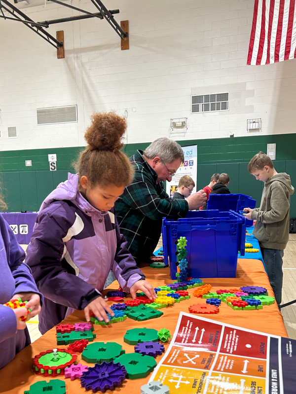 Students Dive into Learning with Traveling STEAM Museum - Middleburgh 