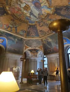 Students look up at ceiling at NYS Capitol